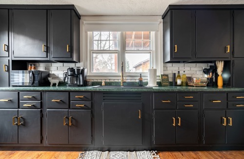 Chillicothe House | Prime Location Top Rated Clean Parking Free