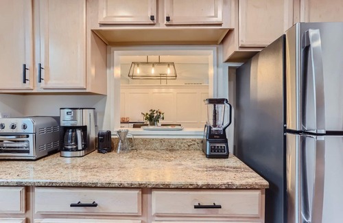 Central Boulder House | PRIME spot! Blocks to Downtown Pearl St. & Trails! Amazing Views!