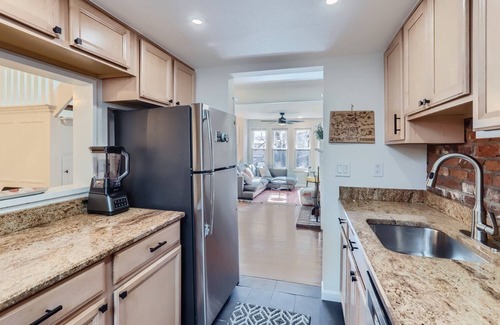 Central Boulder House | PRIME spot! Blocks to Downtown Pearl St. & Trails! Amazing Views!