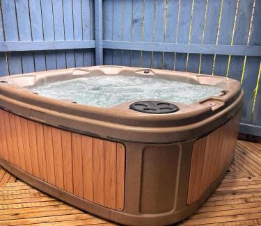 Llanybri Ski Chalet | Primrose 19-Woodland Lodges-Carmarthen-Pembroke