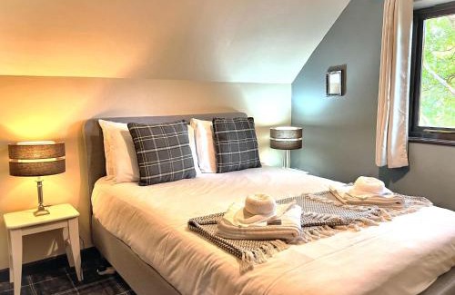 Llanybri Ski Chalet | Primrose 19-Woodland Lodges-Carmarthen-Pembroke