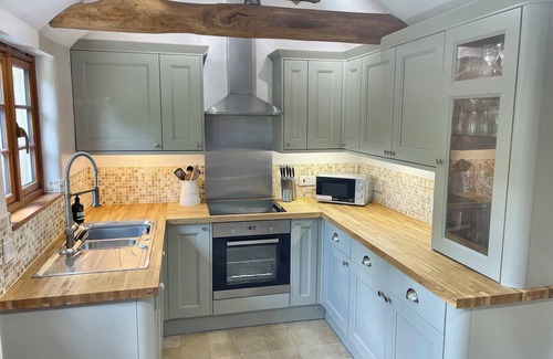 Kenton Cottage | PRIMROSE COTTAGE, family friendly, with open fire in Kenton, Exeter