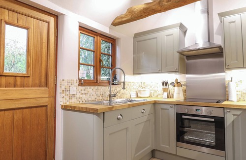 Kenton Cottage | PRIMROSE COTTAGE, family friendly, with open fire in Kenton, Exeter