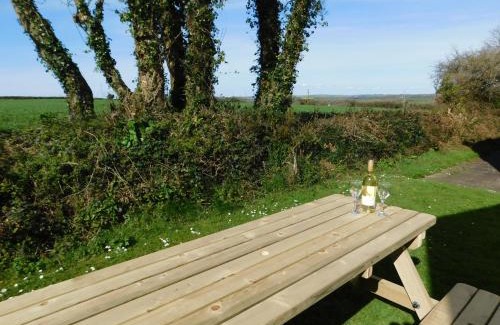 Saint Columb Major House | Primrose Cottage, spacious 4 bed house near Newquay