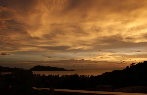 Patong Apartment | Prince Edward I Suite