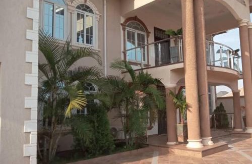 Kubease Apartment | PrinceMartha's Lodge