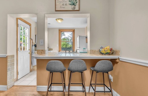 Old Town Fredericksburg House | Princess RSVP- Centrally located, Minutes to Mary Washington Hospital & I95