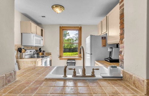 Old Town Fredericksburg House | Princess RSVP- Centrally located, Minutes to Mary Washington Hospital & I95