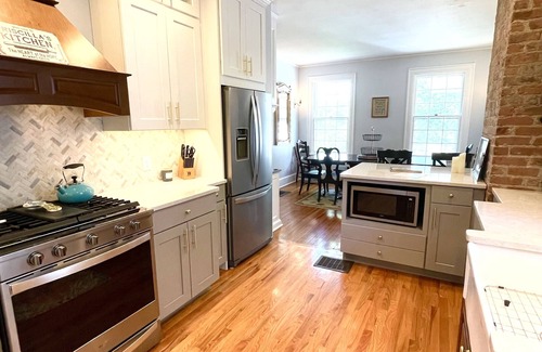 Circleville House | PRISCILLA'S HOMESTEAD: Authentic Private Estate with Pool Tennis FirePit