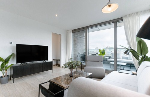 Ville Haute Apartment | Pristine 2BR Apt in Ville Haute District