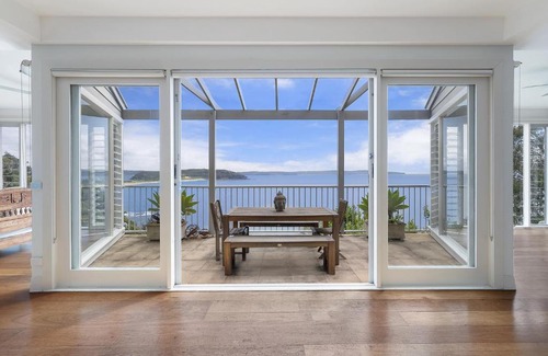Palm Beach House | Pristine 4-Bed with Outdoor Terrace Ocean Views