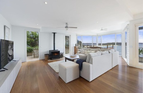 Palm Beach House | Pristine 4-Bed with Outdoor Terrace Ocean Views