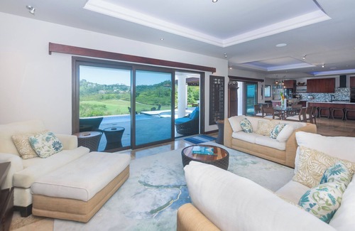 Pristine Bay House | Pristine Bay 1005- Villa Loce