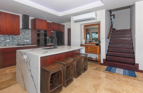 Pristine Bay House | Pristine Bay 1005- Villa Loce