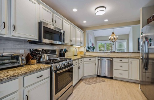 West Hartford Condo | Pristine Condo, Amazing Golf Views | Fox Hollow 8B