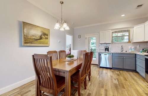 Townsend Condo | Pristine & Peaceful Condo w/Free Attraction TIckets & Shared Pool