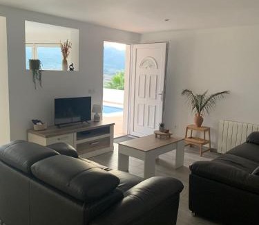 Jalon House | Privé vakantiewoning "Casa Stirio" met zwembad regio calpé-jalon