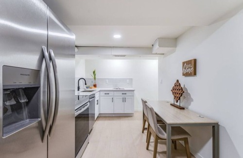 Roxhill Apartment | Private 1 BR Apt near the Beach, Airport, and quick commute to Downtown Seattle