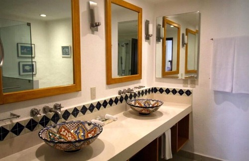 South Hotel Zone Hotel | Private 1BR Condo in the Heart of old Vallarta for Ideal Couples