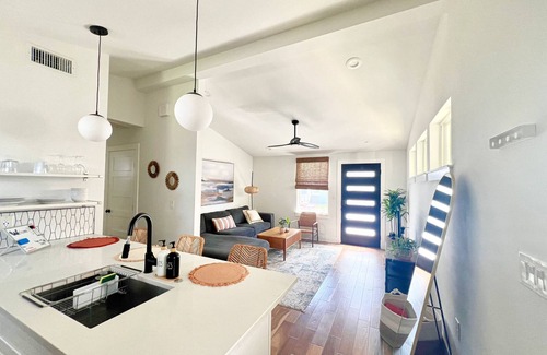 East MLK House | Private/2BR/2BA/GAMES/IDEAL LOCATION
