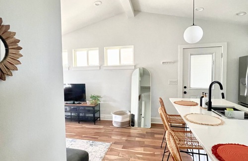 East MLK House | Private/2BR/2BA/GAMES/IDEAL LOCATION