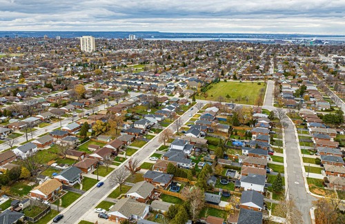 Hamilton Apartment | Private 3-bedroom Apartment with King/Queen/Bunks