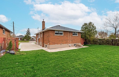 Hamilton Apartment | Private 3-bedroom Apartment with King/Queen/Bunks