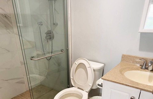 Parkside House | Private 3BR/2BA/Pet Friendly Next To Ocean Beach