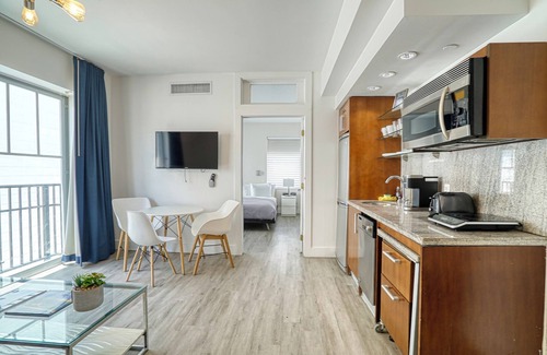 South Beach Apartment | Private Apartment at the Congress