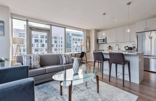Seaport District Apartment | Private Apt Seaport Walk to Restaurants