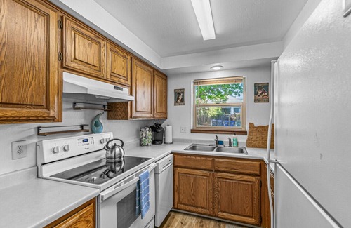 Ashland Apartment | Private Ashland Townhouse