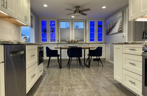 Green Harbor-Cedar Crest House | Private Beach + Enjoy New England Charm at Lucky Dux!