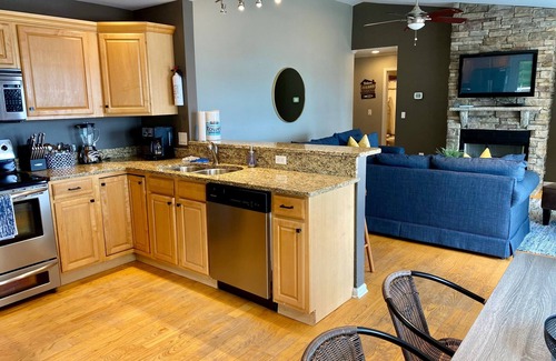 Mayhew House | Private Beach on LKN w/Wide water views! Hot tub!