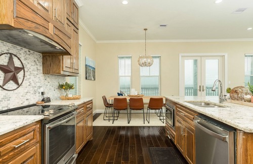 Galveston House | Private Beachfront home w/HOT TUB, 2 Decks, Open Plan & Dune Walkover