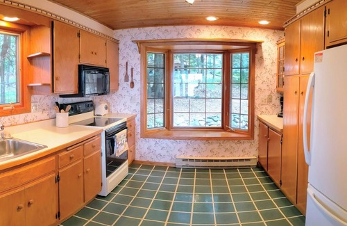 Pelican Lake House | Private Cabin on South Shore Pelican Lake