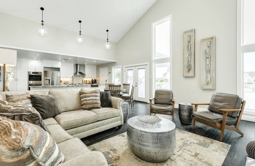 Isla Del Sol House | Private Canal Home w/2 Living Areas, Easy Bay Access & POOL