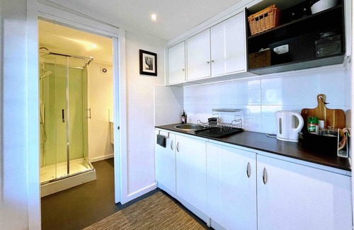 Box Hill North Bed & Breakfast | private cottage