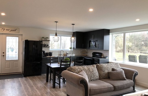 Otterville Cottage | Private country suite on pond located In Amish country. Only 5 min from Norwich