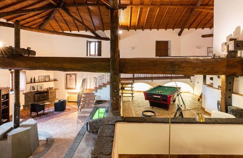 Pedara Villa | Private countryside villa with swimming pool