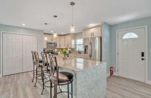 South Sarasota House | Private Cozy Sarasota Home 3 Bedroom Home by RedAwning