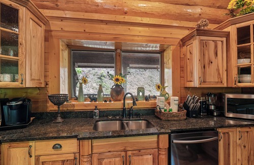 Pittman Center Cabin | Private Creek!| Hot Tub | FirePit | Free Tickets | Pool Table | Secluded