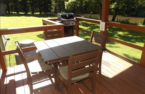 Pine Creek Cabin | Private Creekside Cabin for 2; Hot Tub, Waterfall Hike, Wi-Fi, Fire Pit