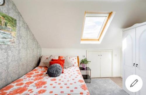 Streatham South House | Private Double Room in London