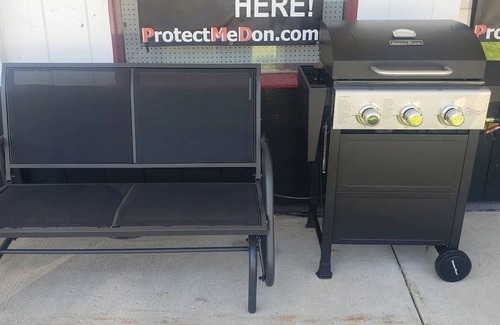 Chesterton Apartment | Private Downtown Apt, King Bed, Jet Bath, Fireplace, Grill, near Indiana Dunes