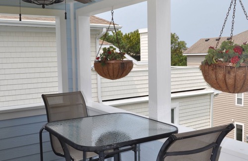 Croatan Beach House | Private Family Beach, Virginia Beach Boardwalk Nextdoor Sunday check-in toSunday
