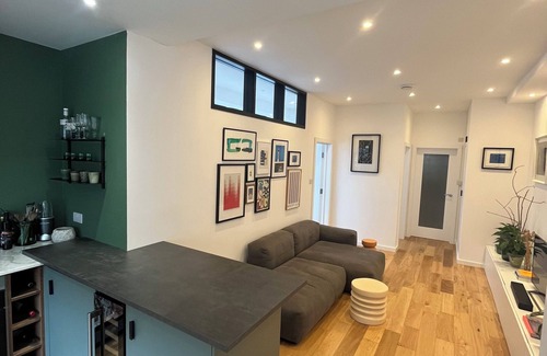 Mortlake Apartment | Private flat in Barnes, London