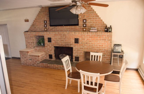 Bethlehem House | Private Gated Country Home with Outdoor Pavilion, EV Charger - Dog-Friendly