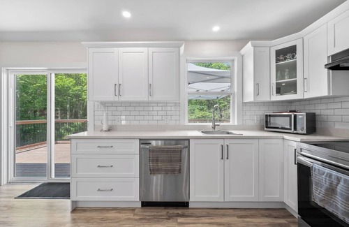 Halifax County House | Private Getaway on McGrath Lake