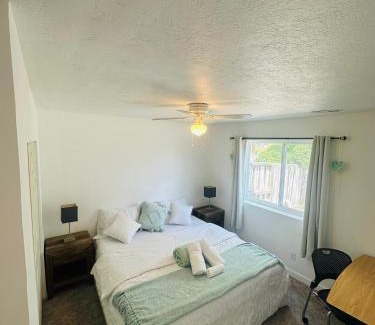 West Jordan House | Private Green Room West Jordan