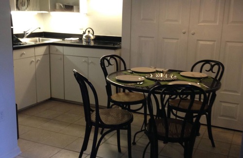 Summerville Historic District Apartment | Private Guest Quarters - Cozy 1 BR/1 BA apartment on Historic 2-acre estate